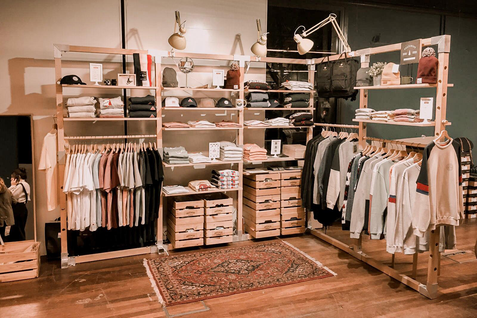 Underwood-retail-stand-aptdo Underwood-retail-stand-aptdo