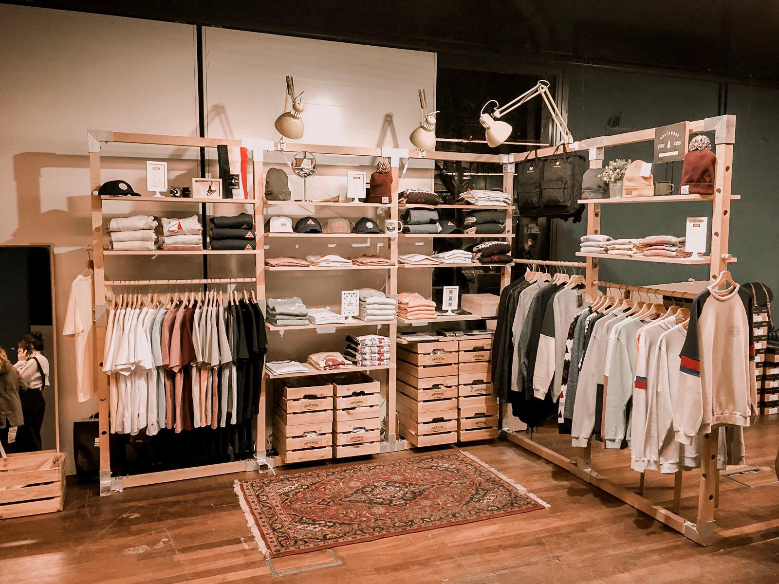 Underwood-retail-stand-web