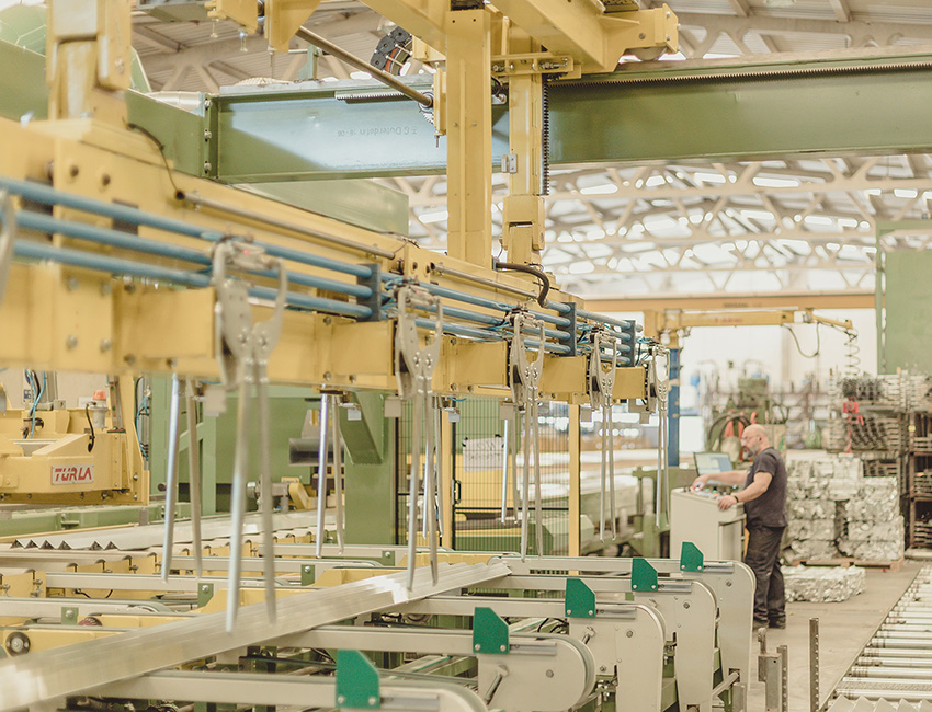 Industriar